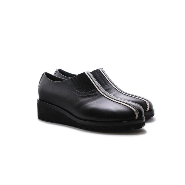 ZAPATILLA-NEGRA-Y-BLANCA-FESTON